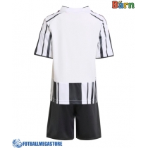 Fotballdrakt Barn Juventus Hjemmedraktsett 2025-26 Kortermet (+ Korte bukser)